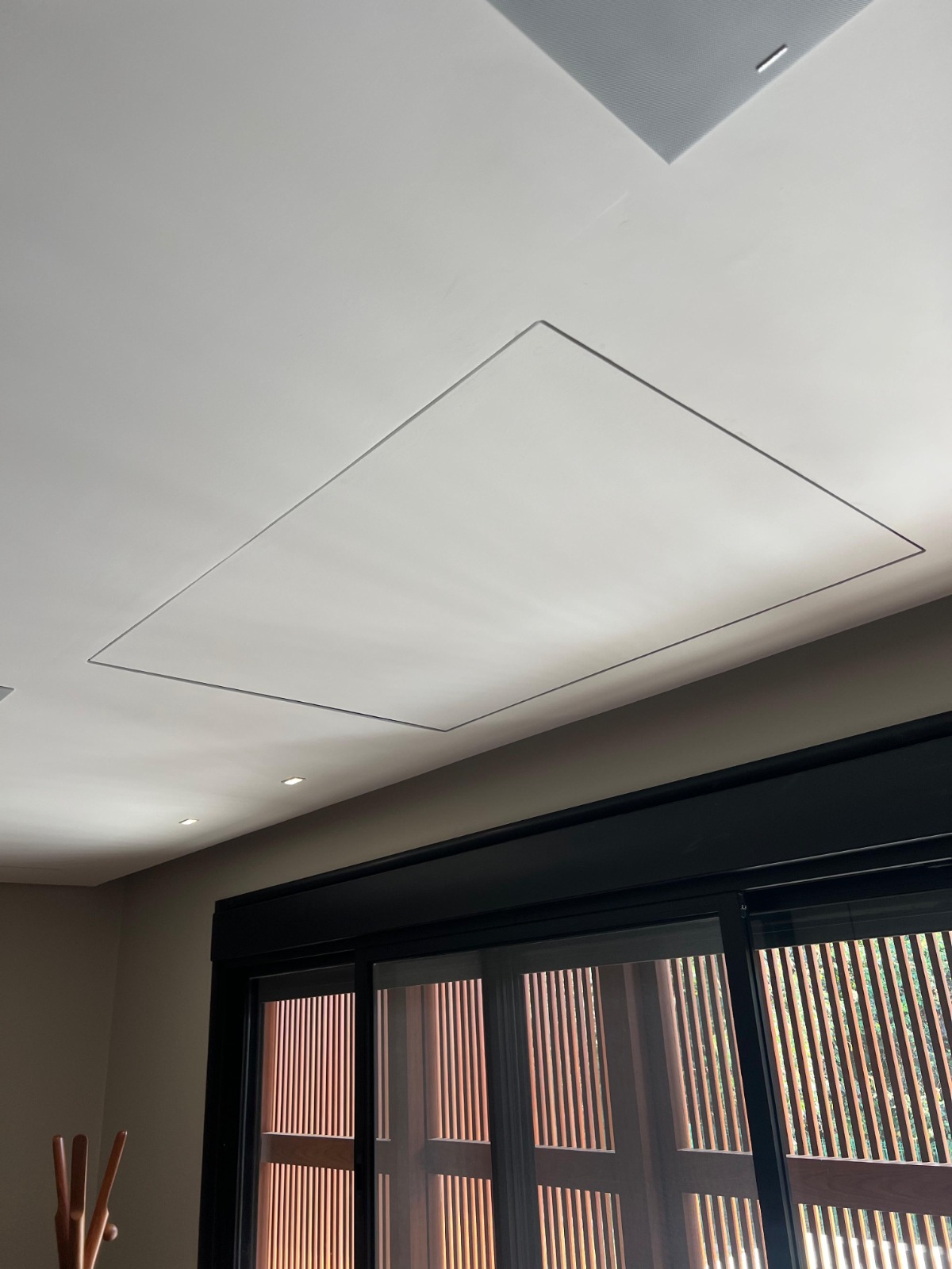 Flap TV Invisible Line